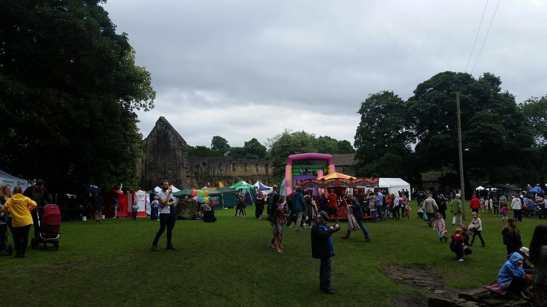 A day on my feet: Volunteering at Kirkstall Festival - Lost in the North