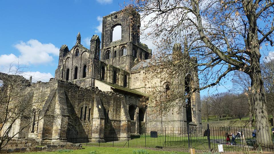 Going on a history hunt: Kirkstall Abbey - Lost in the North